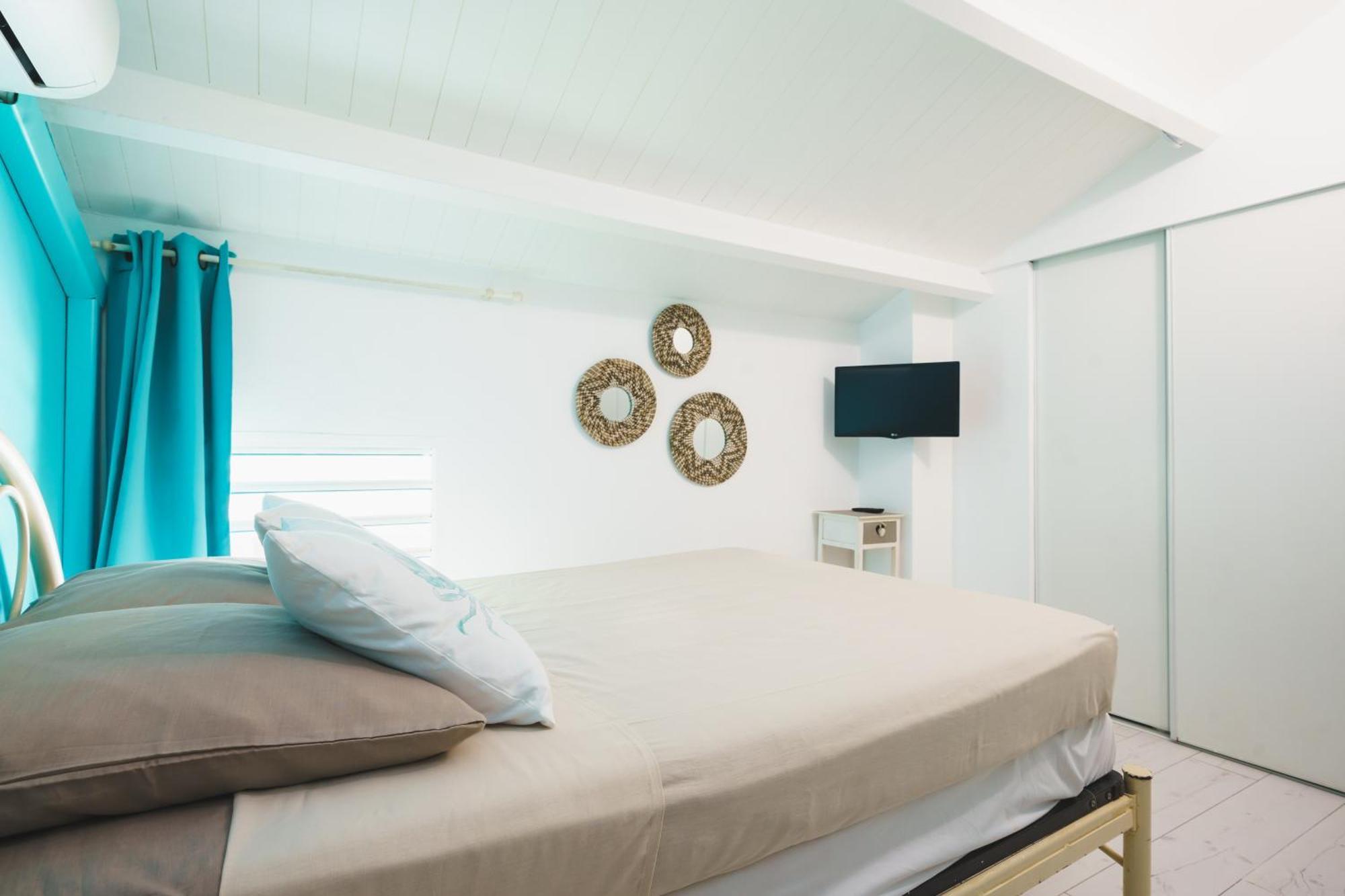 Le Touloublue - Tres Bel Appartement Face A La Mer Sainte-Anne  Exterior photo